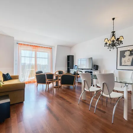 Apartment Dom & House - Parkur